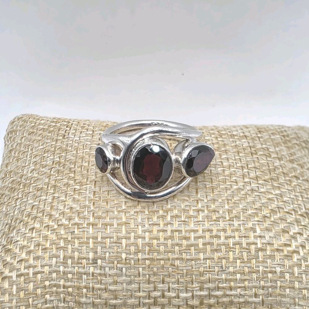 Handcrafted 925 Sterling Silver Red Garnet Modernist Ring Size 6.5